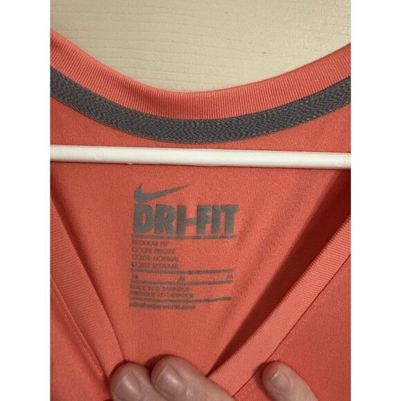 NIKE Dri Fit Womens Short Sleeve Athletic Cut Tee Shirt Medium - Picture 2 of 5